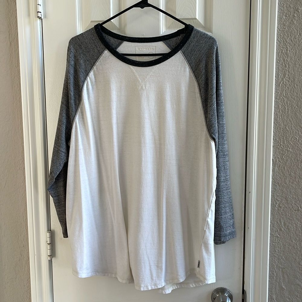 Express Men’s Raglan Baseball Style Tee White Gray Size XL